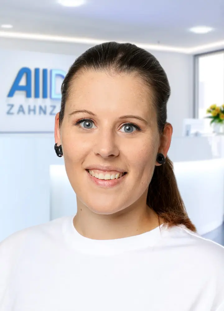 Portrait Ober&auml;rztin Cristina Scholz (AllDent Leipzig)