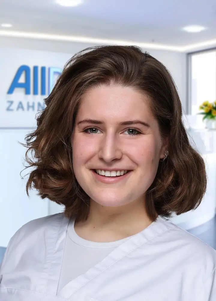 Portrait Zahn&auml;rztin Sarah-Luise Breuer (AllDent Leipzig)