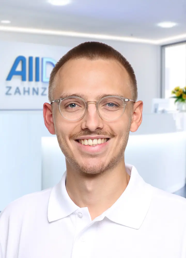 Portrait Zahnarzt Mats Dannemann (AllDent Leipzig)