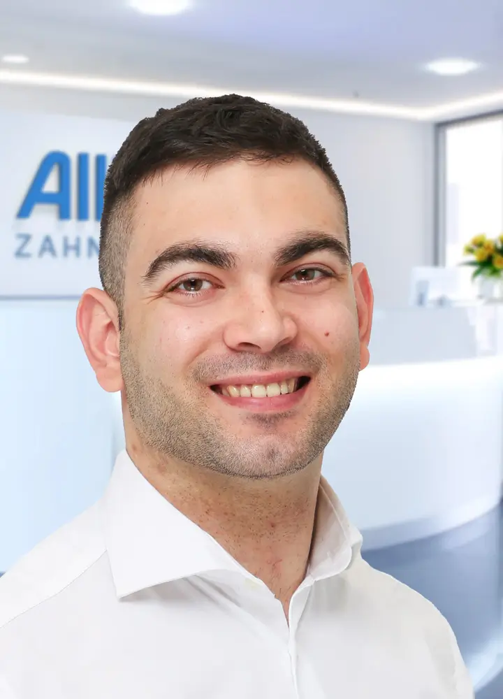 Portrait Zahnarzt Avgoustinos Papakyriakou (AllDent Leipzig)