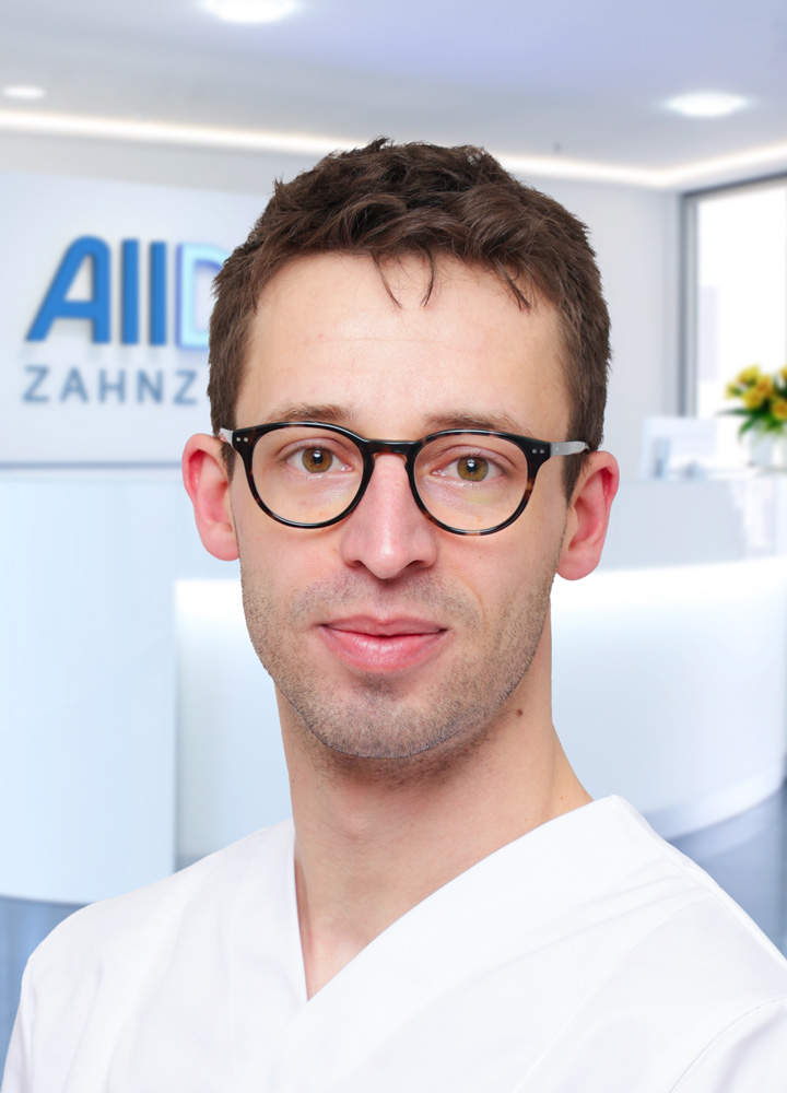 Portrait Zahnarzt Paul Ole Bischoff (AllDent Leipzig)