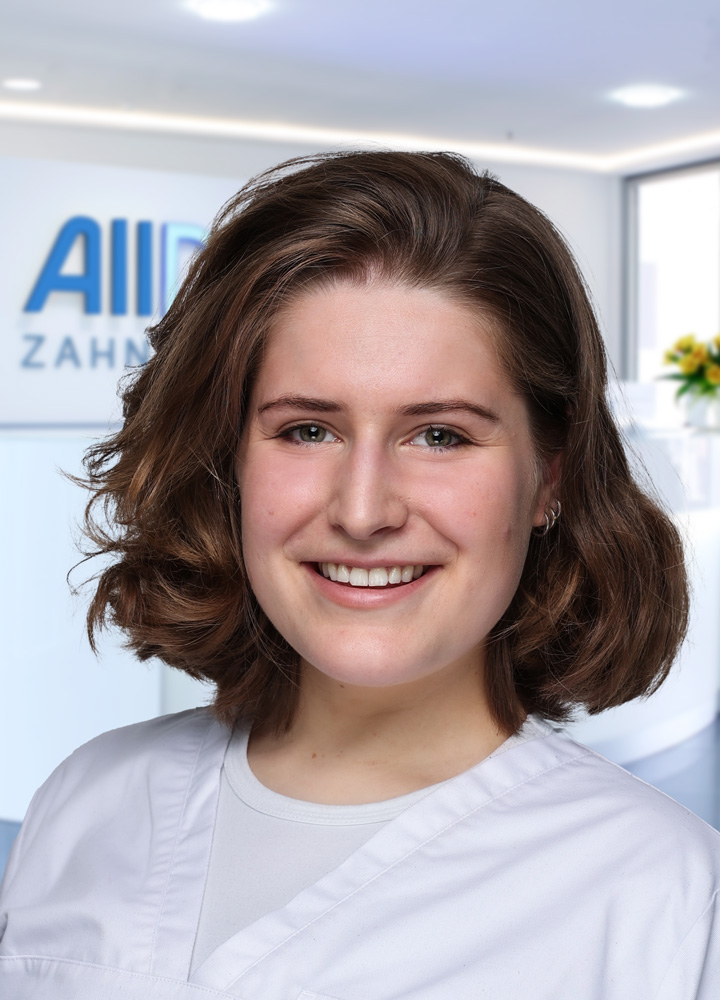 Portrait Zahnärztin Sarah Luise Breuer (AllDent Leipzig)